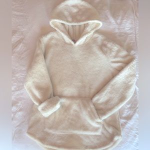 Isela Sport Ultra-Soft Fuzzy Hoodie